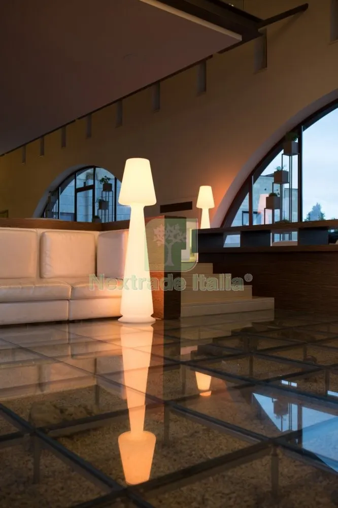 PIANTANA LED RGB CON TELECOMANDO MODELLO CHLOE CM.39X165 — Illuminazione — rif. FERX.13385 PIANTANA LED RGB CON TELECOMANDO MODELLO CHLOE CM.39X165 — Illuminazione — rif. FERX.13385