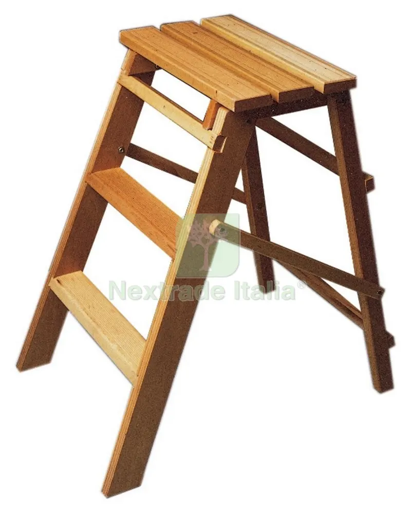 Sgabello in Legno a 3 Gradini — Arredo — rif. FERX.15703 Sgabello in Legno a 3 Gradini — Arredo — rif. FERX.15703