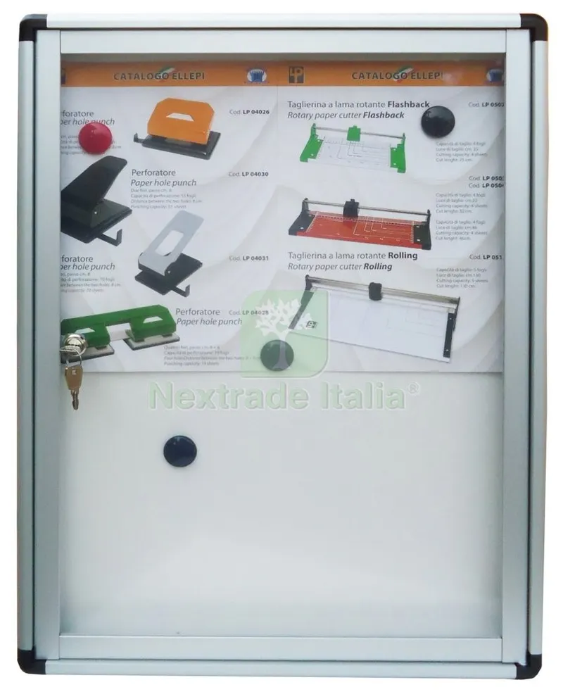 Bacheca in Alluminio con Fondo Magnetico CM.45X60X4,5 — Casalinghi e organizzazione — rif. FERX.32899 Bacheca in Alluminio con Fondo Magnetico CM.45X60X4,5 — Casalinghi e organizzazione — rif. FERX.32899