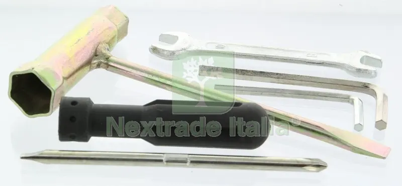 J-SKY HT 230 Figura 43 Set Utensili — Set di attrezzi — rif. FERX.35899