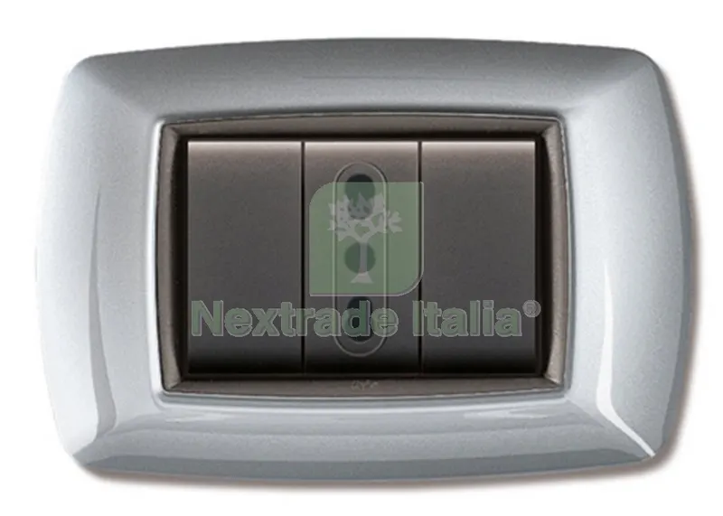 10PZ Placca Life MOD. Living Plastica Alluminio Chiaro 3 Posti — Interruttori e prese — rif. FERX.41540