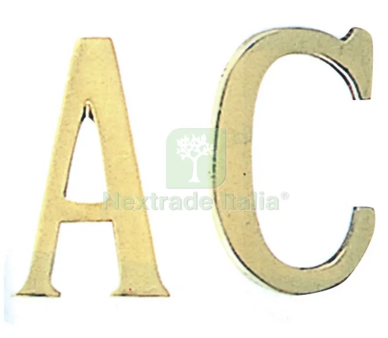 10PZ NUMERO CIVICO IN OTTONE "C" MM.75 — Casalinghi e organizzazione — rif. FERX.4445
