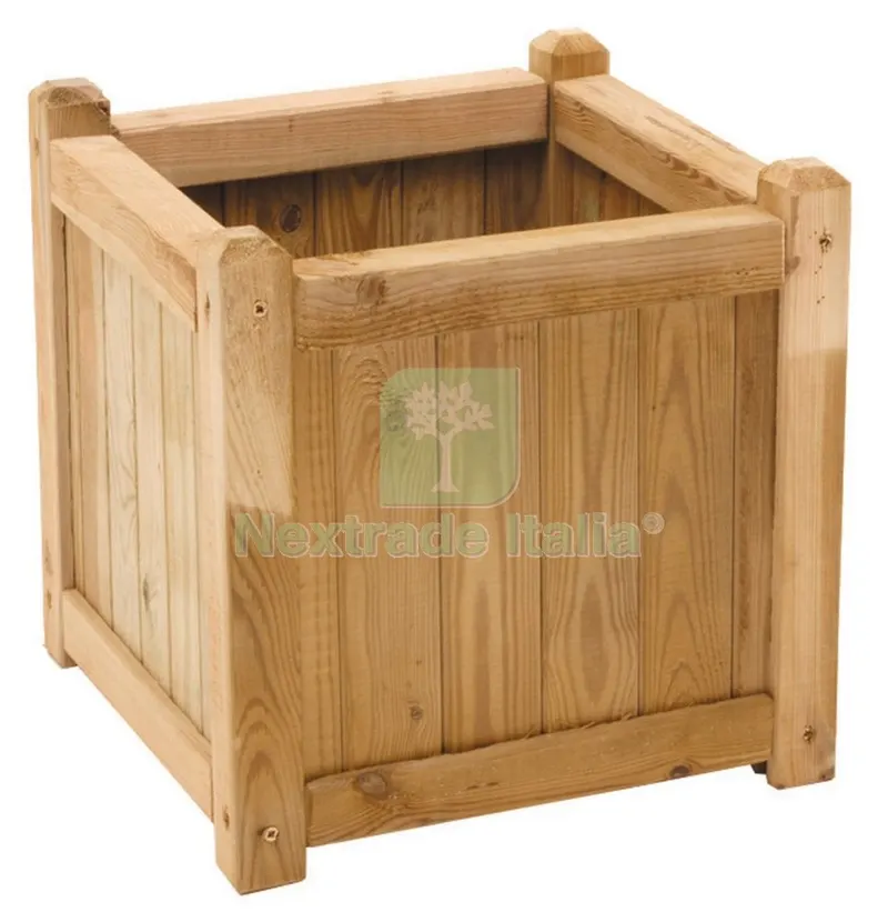 FIORIERA IN PINO IMPREGNATO CM. 40X40X40 H — Recinzioni in legno — rif. FERX.50548 FIORIERA IN PINO IMPREGNATO CM. 40X40X40 H — Recinzioni in legno — rif. FERX.50548