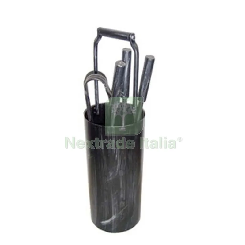 C Set Attrezzi Camino C/Contenitore 5 PZ — Casalinghi e organizzazione — rif. FERX.509962 C Set Attrezzi Camino C/Contenitore 5 PZ — Casalinghi e organizzazione — rif. FERX.509962
