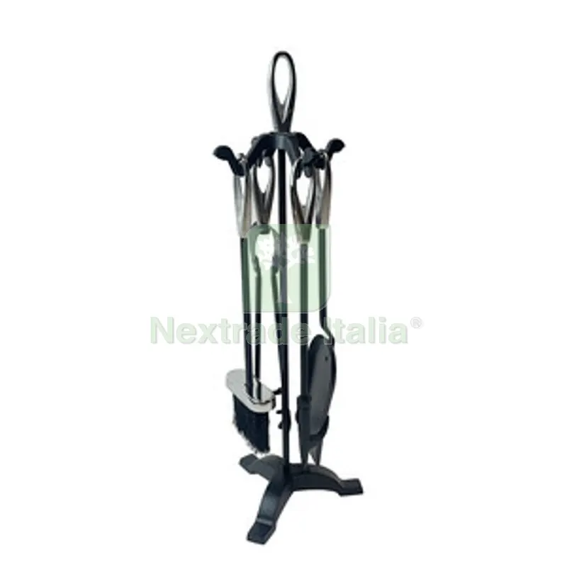 C SET ATTREZZI CAMINO C/STAND 5 PZ ARGENTO — Stufe e camini — rif. FERX.509965 C SET ATTREZZI CAMINO C/STAND 5 PZ ARGENTO — Stufe e camini — rif. FERX.509965