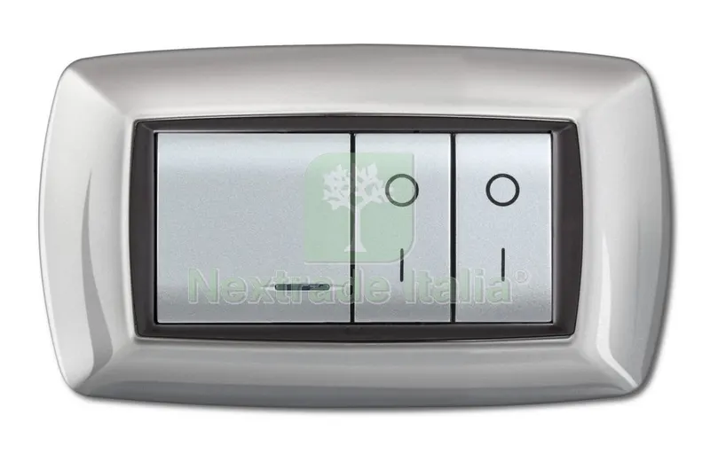 PLACCA LIFE MOD.LIVING PLASTICA ALLUMINIO CHIARO 4 POSTI — Interruttori e prese — rif. FERX.53047 PLACCA LIFE MOD.LIVING PLASTICA ALLUMINIO CHIARO 4 POSTI — Interruttori e prese — rif. FERX.53047