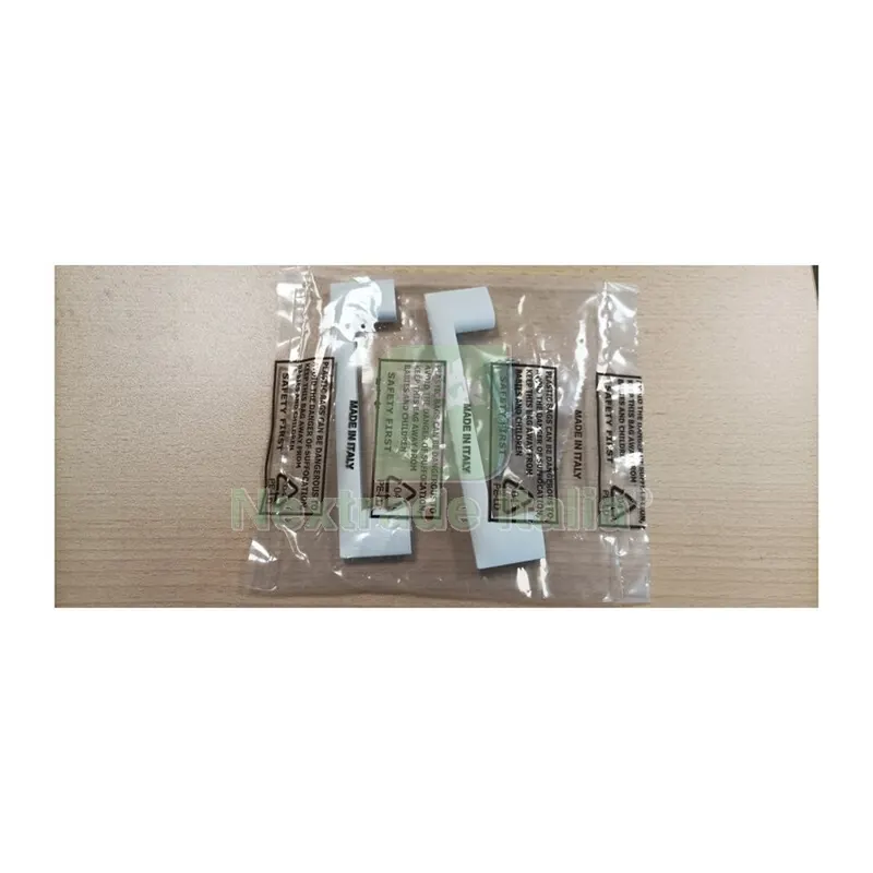 ZZ-MANIGLIA X ARMADIO MULTIUSO CON SPECCHIO 1C+6R CM.72X37X195 B/CO CEMENTO — Maniglie e pomelli — rif. FERX.603741 ZZ-MANIGLIA X ARMADIO MULTIUSO CON SPECCHIO 1C+6R CM.72X37X195 B/CO CEMENTO — Maniglie e pomelli — rif. FERX.603741