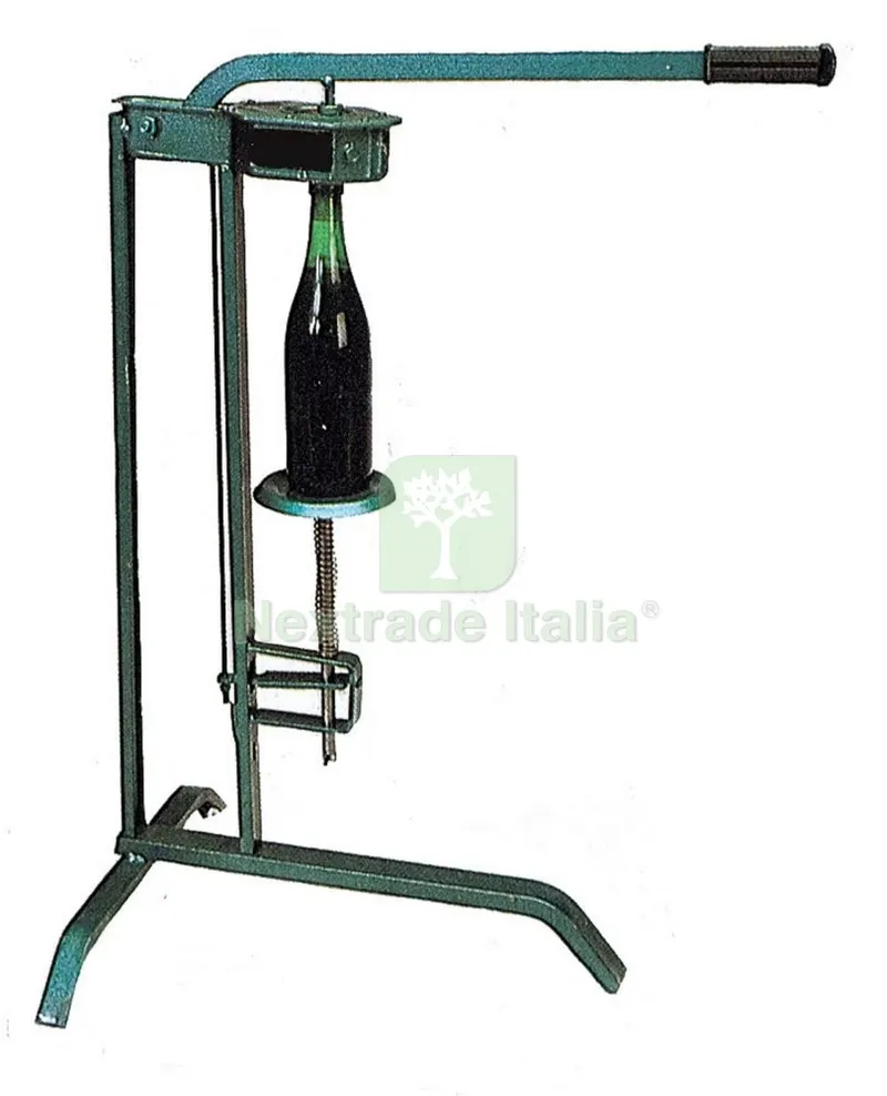 Turabottiglie a 3 Piedi per Tappo in Sughero — Casalinghi e organizzazione — rif. FERX.6169 Turabottiglie a 3 Piedi per Tappo in Sughero — Casalinghi e organizzazione — rif. FERX.6169