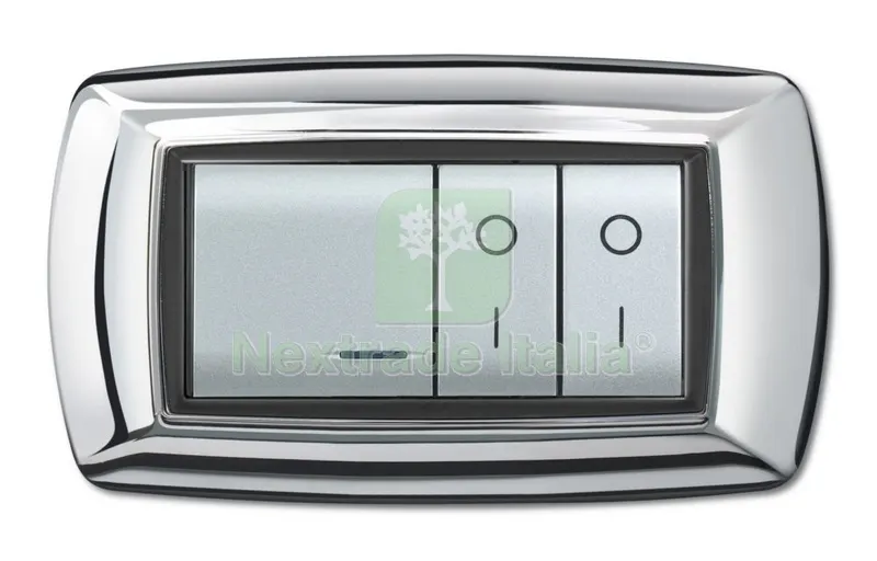 PLACCA LIFE MOD. LIVING PLASTICA CROMO 4 POSTI — Interruttori e prese — rif. FERX.6448 PLACCA LIFE MOD. LIVING PLASTICA CROMO 4 POSTI — Interruttori e prese — rif. FERX.6448