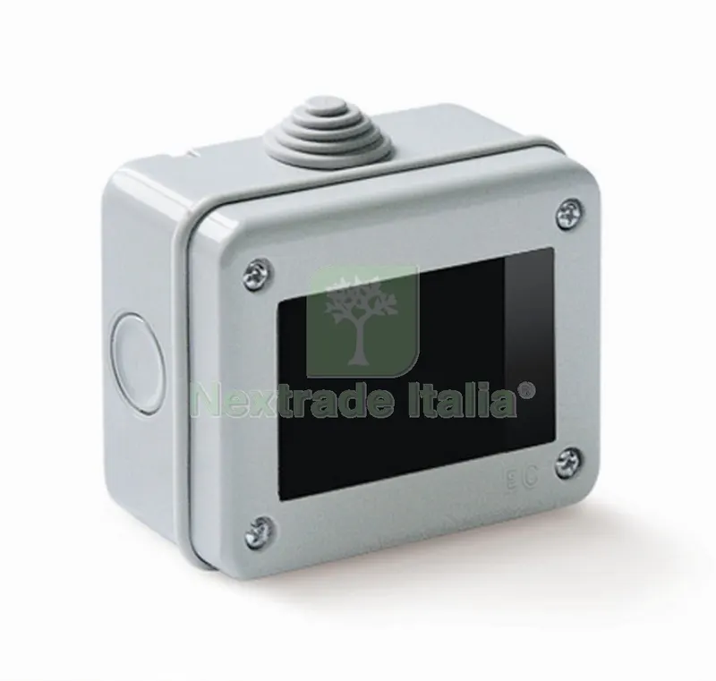 CASSETTA DA PARETE LIFE X INTERNA 3POSTI IP40 — Casalinghi e organizzazione — rif. FERX.84004 CASSETTA DA PARETE LIFE X INTERNA 3POSTI IP40 — Casalinghi e organizzazione — rif. FERX.84004