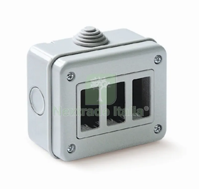 CASSETTA DA PARETE X INTERNA TONDO 3 POSTI IP40 — Casalinghi e organizzazione — rif. FERX.84007 CASSETTA DA PARETE X INTERNA TONDO 3 POSTI IP40 — Casalinghi e organizzazione — rif. FERX.84007