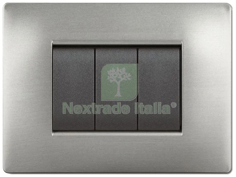PLACCA LIFE Q MODELLO LIVING ACCIAIO SATINATO 4 POSTI — Interruttori e prese — rif. FERX.97548 PLACCA LIFE Q MODELLO LIVING ACCIAIO SATINATO 4 POSTI — Interruttori e prese — rif. FERX.97548
