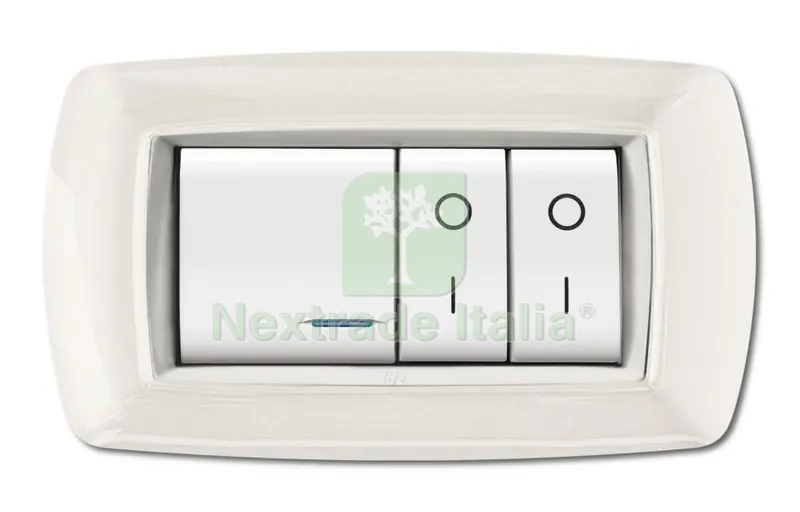 PLACCA LIFE MODELLO LIVING PL BIANCA 4P CORNICE BIANCA — Interruttori e prese — rif. FERX.98402