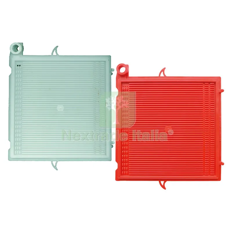 PIASTRA POLIPROPILENE cm 20x20 - rossa — Pile e batterie — rif. FERX.608013NLM PIASTRA POLIPROPILENE cm 20x20 - rossa — Pile e batterie — rif. FERX.608013NLM