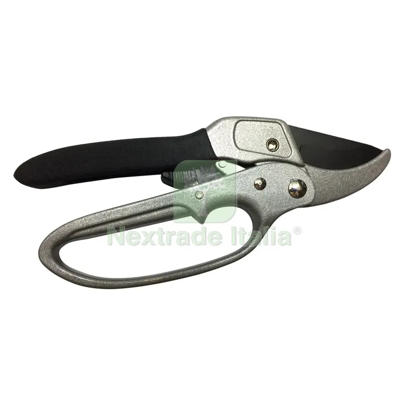 Forbici da Pota a Cricchetto taglio mm 18 — Attrezzi da giardino — rif. FERX.6019122NLM Forbici da Pota a Cricchetto taglio mm 18 — Attrezzi da giardino — rif. FERX.6019122NLM