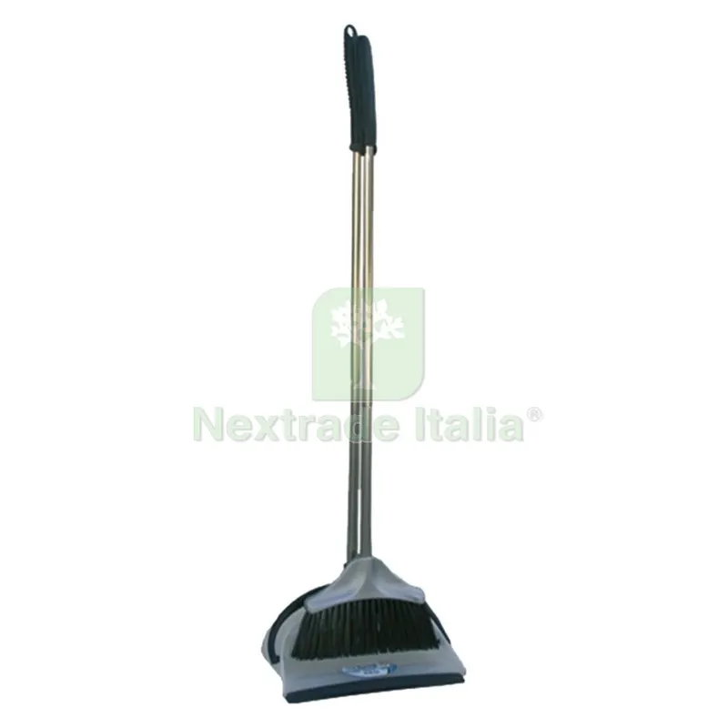 Set per Pulizia Scopa e Paletta 'duck' manico inox — Casalinghi e organizzazione — rif. FERX.803629NLM Set per Pulizia Scopa e Paletta 'duck' manico inox — Casalinghi e organizzazione — rif. FERX.803629NLM