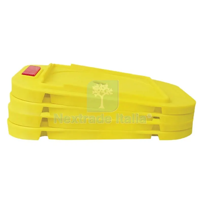 Basetta Inclinata Incavo Quadro con Catarifrangent cm 24,7 x 18,7 x h.1,9 (esterno) — Reti e recinzioni — rif. FERX.1028906NLM Basetta Inclinata Incavo Quadro con Catarifrangent cm 24,7 x 18,7 x h.1,9 (esterno) — Reti e recinzioni — rif. FERX.1028906NLM
