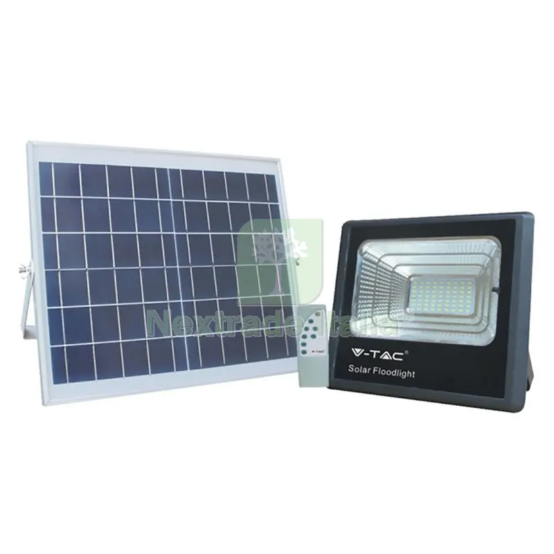 Proiettore a LED con Pannello Solare 100W - cm 32,5 x 28 x 8,5 / 6000K — Illuminazione — rif. FERX.8088704NLM Proiettore a LED con Pannello Solare 100W - cm 32,5 x 28 x 8,5 / 6000K — Illuminazione — rif. FERX.8088704NLM