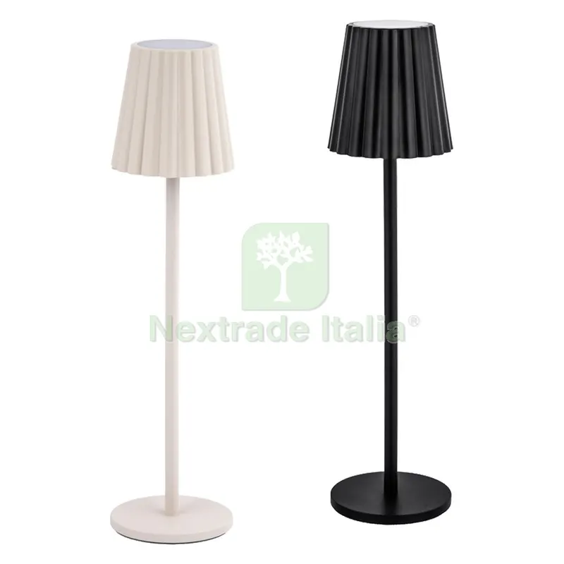 Lampada da Tavolo a LED 'minu' 1,3 / 2,3 W - colore beige — Illuminazione — rif. FERX.8121656NLM Lampada da Tavolo a LED 'minu' 1,3 / 2,3 W - colore beige — Illuminazione — rif. FERX.8121656NLM