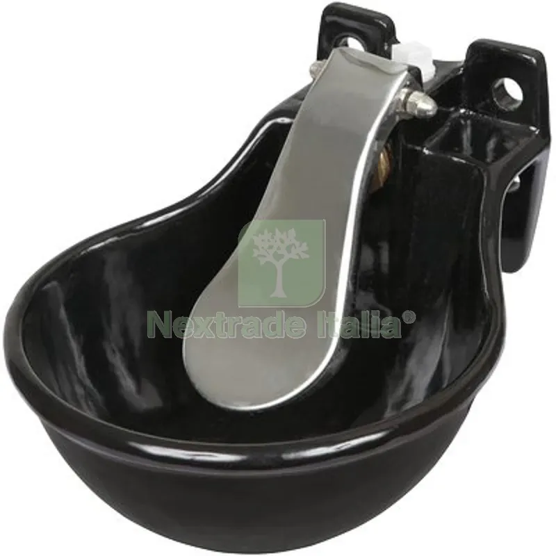 Abbeveratoio Bovini Battimuso Inox Kerbl Ghisa Verniciata LT 1,45 CM 20,5 1/2 — Mangimi e alimentazione — rif. FERX.VIR1147110 Abbeveratoio Bovini Battimuso Inox Kerbl Ghisa Verniciata LT 1,45 CM 20,5 1/2 — Mangimi e alimentazione — rif. FERX.VIR1147110