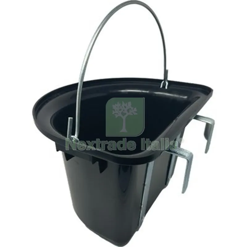 Mangiatoia Cavalli Staccionata Pesante Plastica/Metallo CM 39X36 H.CM 26 — Staccionate e steccati — rif. FERX.VIR1147223 Mangiatoia Cavalli Staccionata Pesante Plastica/Metallo CM 39X36 H.CM 26 — Staccionate e steccati — rif. FERX.VIR1147223