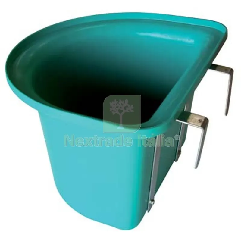 Mangiatoia Cavalli Staccionata Pesante Plastica/Metallo CM 39X32 H.CM 26 — Staccionate e steccati — rif. FERX.VIR1147224