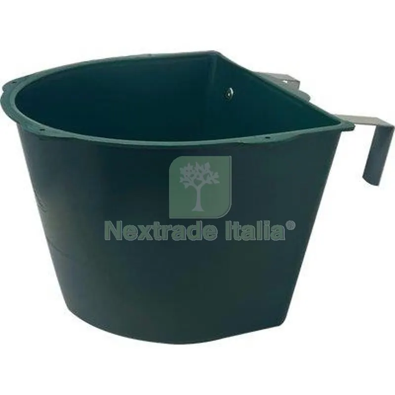Mangiatoia Cavalli Staccionata Plastica/Metallo CM 35X34 H.CM 24 CM 35x34x24 — Staccionate e steccati — rif. FERX.VIR1147225 Mangiatoia Cavalli Staccionata Plastica/Metallo CM 35X34 H.CM 24 CM 35x34x24 — Staccionate e steccati — rif. FERX.VIR1147225
