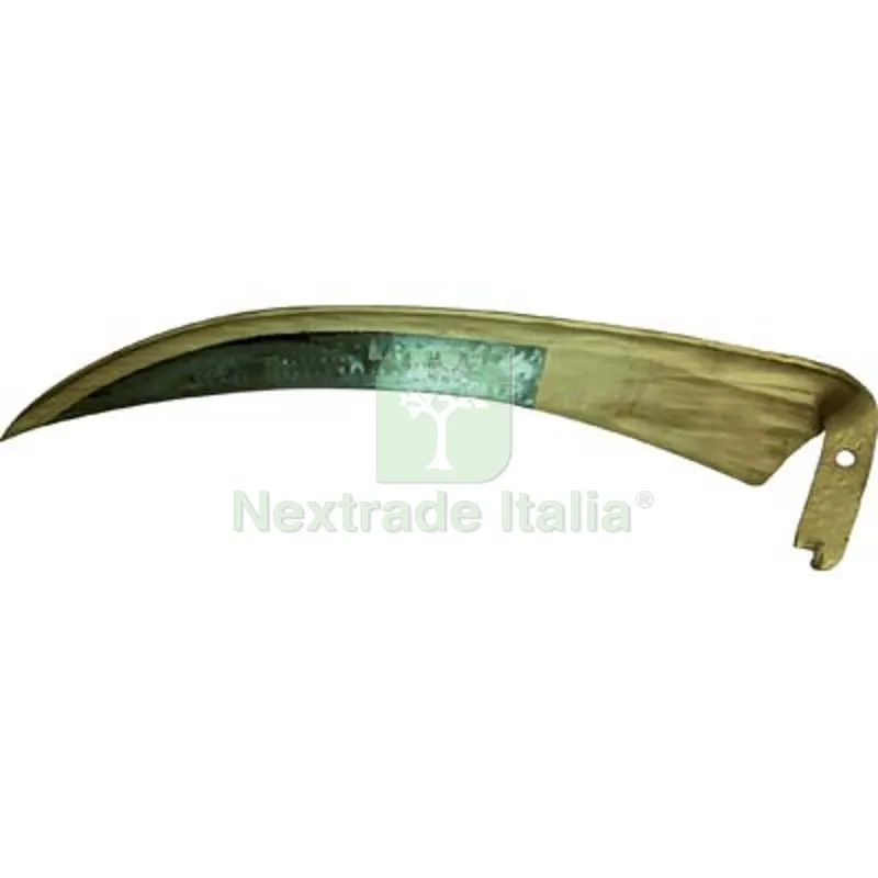 Falce Romana Stars Acciaio Forgiato CM 60 — Attrezzi da giardino — rif. FERX.VIR1264660 Falce Romana Stars Acciaio Forgiato CM 60 — Attrezzi da giardino — rif. FERX.VIR1264660