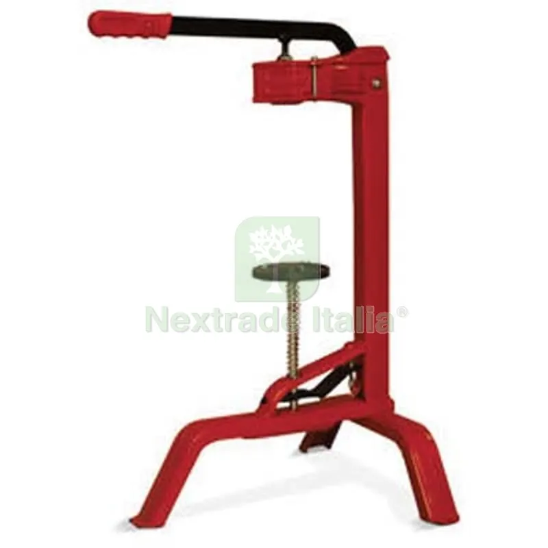 TAPPATRICE TRIPODE A LEVA MINI GANASCE NYLON MAX MM 25 H.CM 68 — Attrezzi da giardino — rif. FERX.VIR2239130