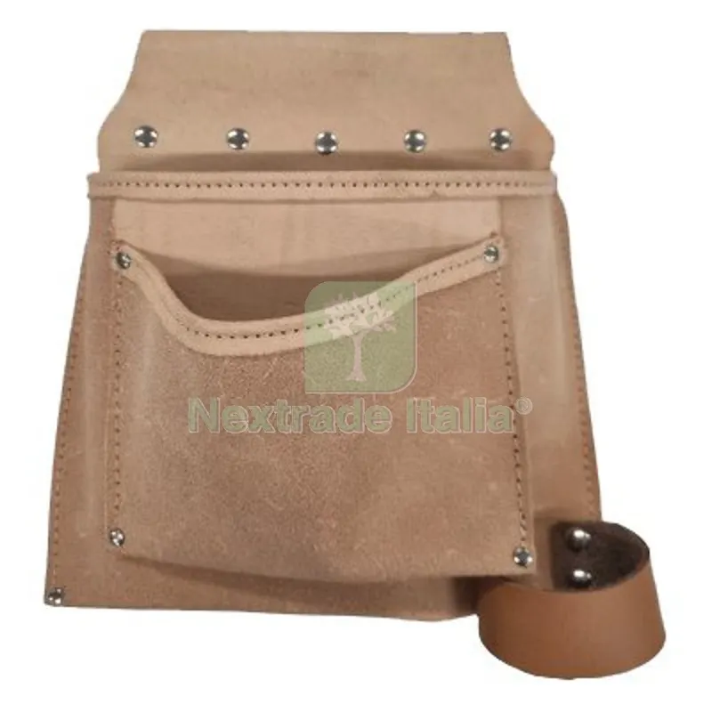 BORSA CARPENTIERE 2 TASCHE + PORTA MARTELLO CROSTA BOVINA CM 29X27 — Martelli e mazze — rif. FERX.VIR4101232 BORSA CARPENTIERE 2 TASCHE + PORTA MARTELLO CROSTA BOVINA CM 29X27 — Martelli e mazze — rif. FERX.VIR4101232