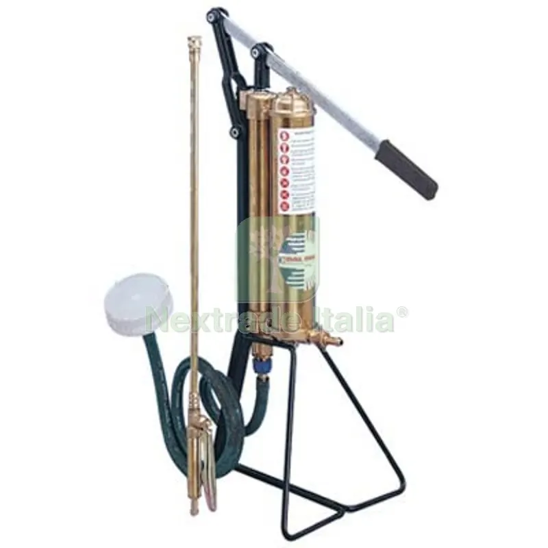 Pompa Manuale x Pittore Vulcano dal Degan Ottone Autoadescante su Treppiedi — Accessori per spruzzatura e pompe — rif. FERX.VIR4122000 Pompa Manuale x Pittore Vulcano dal Degan Ottone Autoadescante su Treppiedi — Accessori per spruzzatura e pompe — rif. FERX.VIR4122000