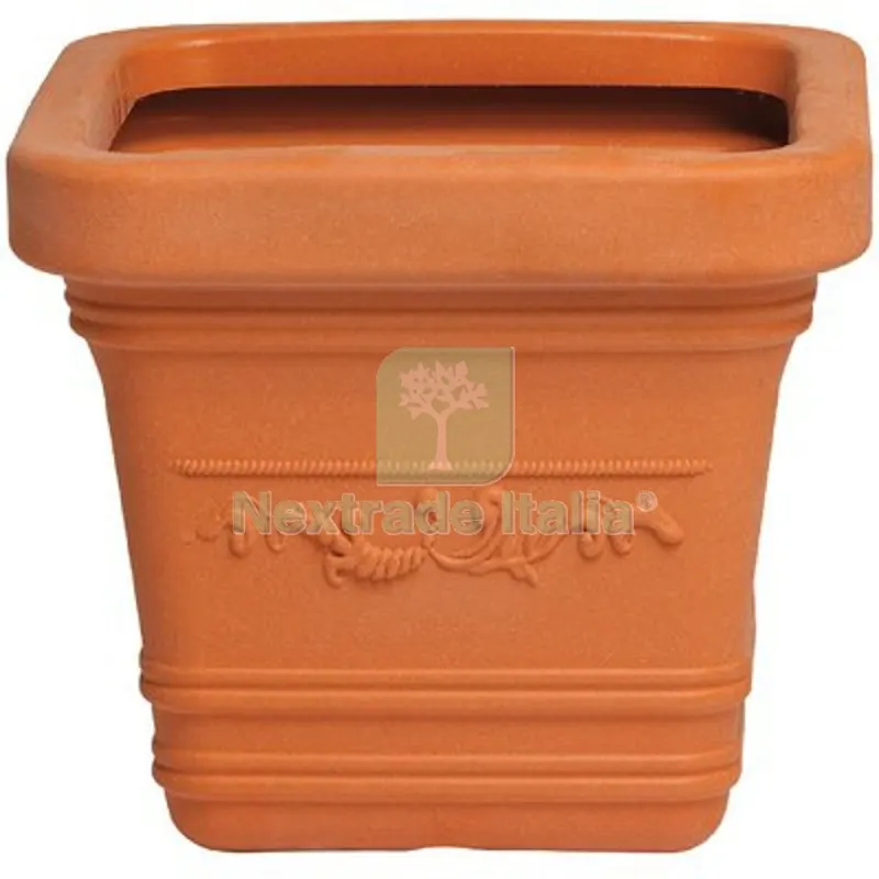 Vaso Quadro Festonato Prestige Resina Terracotta CM 40X40 H.CM 35 CM 40x40x35 — Vasi e fioriere — rif. FERX.VIR6109550 Vaso Quadro Festonato Prestige Resina Terracotta CM 40X40 H.CM 35 CM 40x40x35 — Vasi e fioriere — rif. FERX.VIR6109550