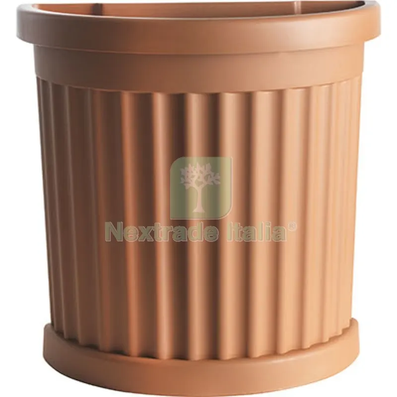 Vaso Mezzotondo Roma + Sottovaso Bama PP Terracotta CM 27X52 H.CM 49 CM 27x52x49 — Vasi e fioriere — rif. FERX.VIR6200100 Vaso Mezzotondo Roma + Sottovaso Bama PP Terracotta CM 27X52 H.CM 49 CM 27x52x49 — Vasi e fioriere — rif. FERX.VIR6200100