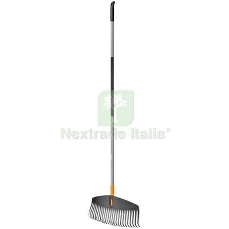 Scopa Giardino Ergonomic XL + Manico Fiskars MM 585X1810 CM 58,5x172 — Casalinghi e organizzazione — rif. FERX.VIR6238532 Scopa Giardino Ergonomic XL + Manico Fiskars MM 585X1810 CM 58,5x172 — Casalinghi e organizzazione — rif. FERX.VIR6238532