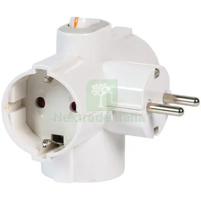 ADATTATORE TRIPLO SCHUKO-SCHUKO+ INT. 16A FME BIANCO 2P+T A 16 Colore Bianco — Interruttori e prese — rif. FERX.VIR7403171