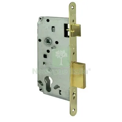 Serratura Legno Infilare 5C631 Logo B.TONDO Ottonato F.MM 22 F.SAGOM M2+SCR E.MM 50 Fin Ottonata i MM 85 — Serrature e cilindri — rif. FERX.VIR8211113 Serratura Legno Infilare 5C631 Logo B.TONDO Ottonato F.MM 22 F.SAGOM M2+SCR E.MM 50 Fin Ottonata i MM 85 — Serrature e cilindri — rif. FERX.VIR8211113