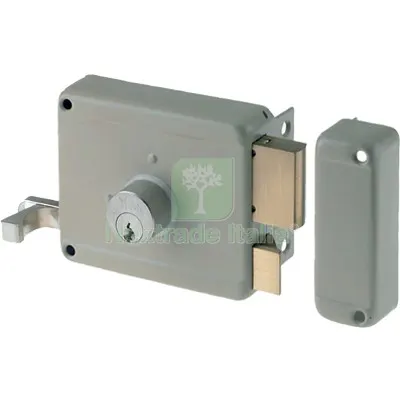Serratura Legno Applicare 630 Yale C.TONDO Fisso M2+TIRANTE E.MM 50 SX Fin Verniciata MN SX — Serrature e cilindri — rif. FERX.VIR8213741 Serratura Legno Applicare 630 Yale C.TONDO Fisso M2+TIRANTE E.MM 50 SX Fin Verniciata MN SX — Serrature e cilindri — rif. FERX.VIR8213741