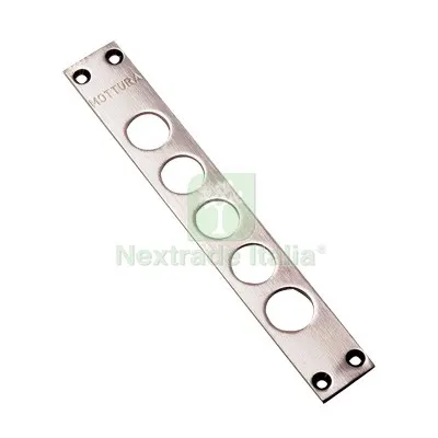 Contropiastra 94240F Mottura Zincata MM 206X30 H.MM 3 I.MM 28 Interasse Pistoni 28 — Serrature e cilindri — rif. FERX.VIR8214540 Contropiastra 94240F Mottura Zincata MM 206X30 H.MM 3 I.MM 28 Interasse Pistoni 28 — Serrature e cilindri — rif. FERX.VIR8214540