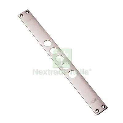 Contropiastra 94254 Mottura Zincata MM 356X35 H.MM 3 I.MM 28 Interasse Pistoni 28 — Serrature e cilindri — rif. FERX.VIR8214541 Contropiastra 94254 Mottura Zincata MM 356X35 H.MM 3 I.MM 28 Interasse Pistoni 28 — Serrature e cilindri — rif. FERX.VIR8214541