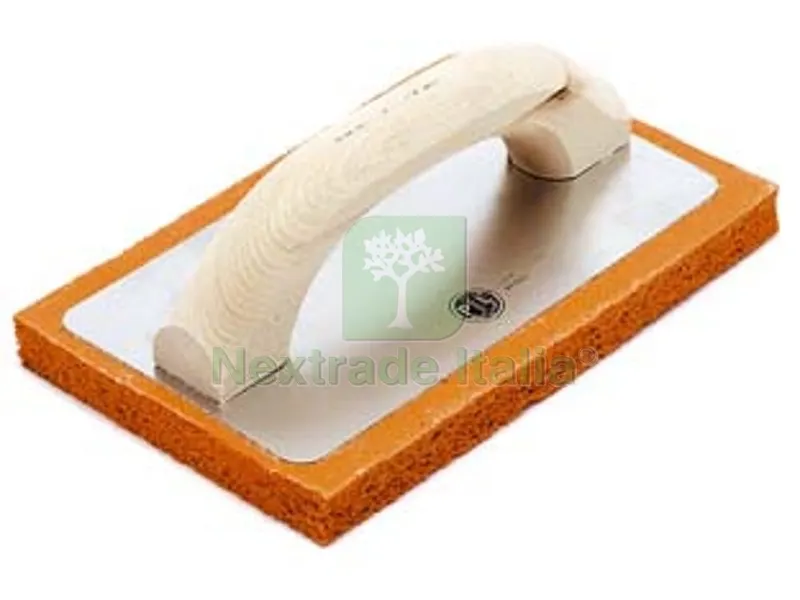 FRATTONE IN SPUGNA ARANCIO MANICO LEGNO ART.820 - cm.24x10 art.820/2 — Utensili e segnaletica — rif. FERX.FER49672