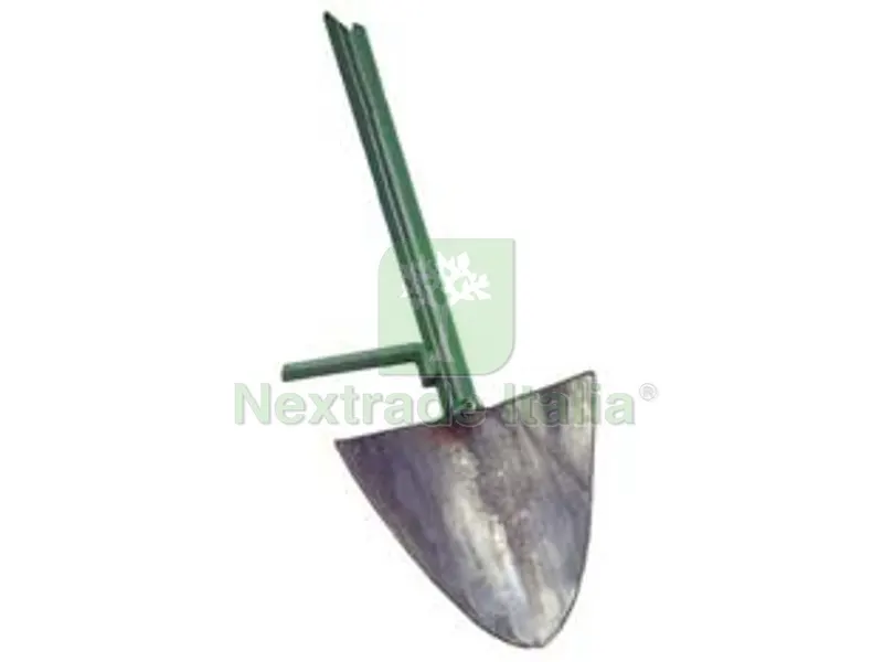 vanga forgiata con manico ferro - sx cm.24x24/145h. attacco ? mm.35 — Attrezzi da giardino — rif. FERX.FER23498