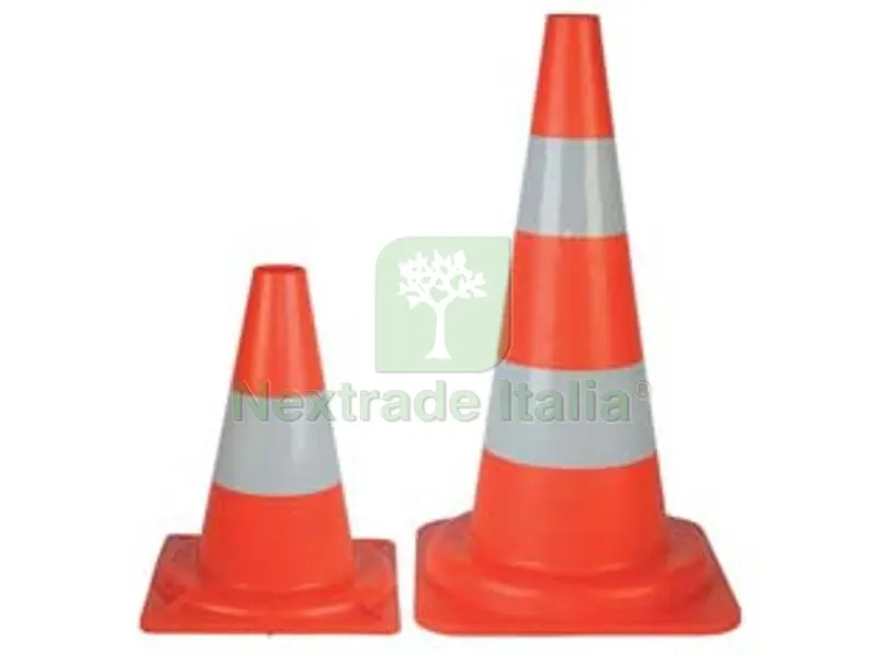 5PZ CONO SEGNALETICO STRADALE IN PLASTICA CON BASE E FASCIA RIFRANGENTE - base cm.28,5x53h. — Utensili e segnaletica — rif. FERX.FER45162