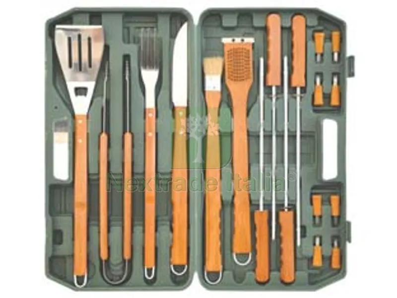 Attrezzi Acciaio Inox per Barbecue in Set 18 Pezzi — Tempo libero outdoor — rif. FERX.FER60219