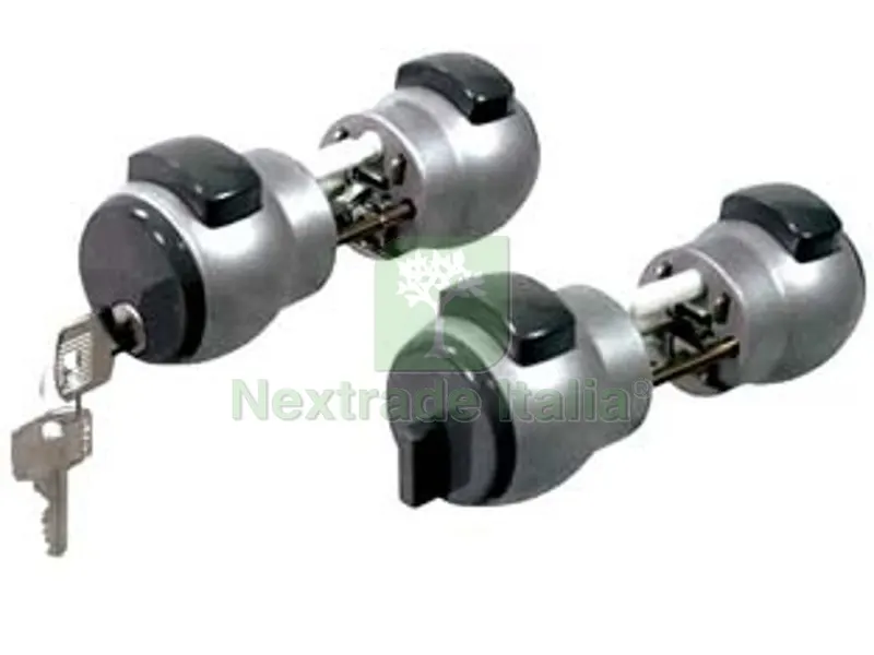 Pomolo Premi e Apri con Chiave Argento 13NA - colore argento art.13NA — Maniglie e pomelli — rif. FERX.FER97789 Pomolo Premi e Apri con Chiave Argento 13NA - colore argento art.13NA — Maniglie e pomelli — rif. FERX.FER97789