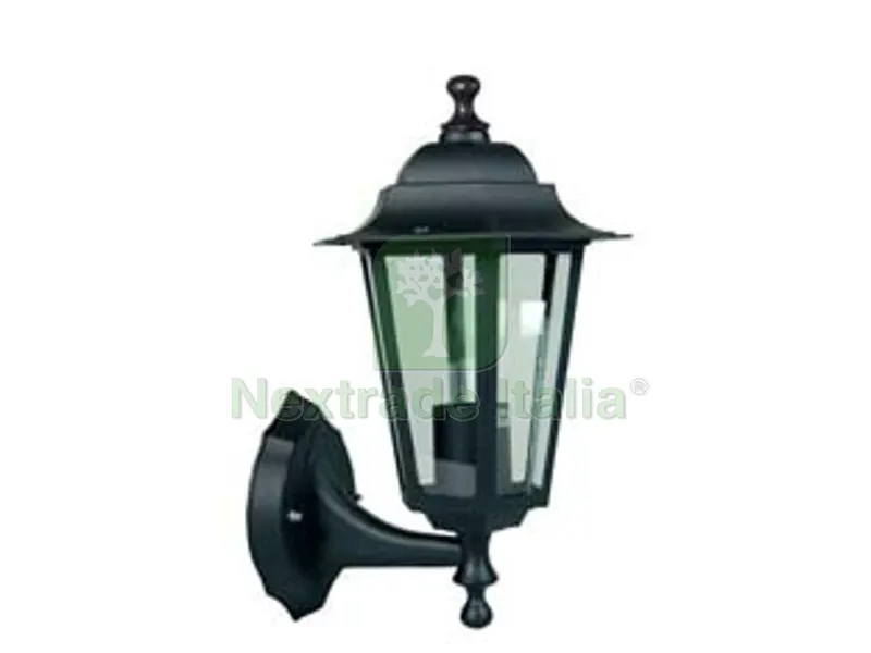 Lanterna con Braccio Inferiore Modello Berlino - 60w IP44 mm.215x325h. colore nero — Illuminazione — rif. FERX.FER102476 Lanterna con Braccio Inferiore Modello Berlino - 60w IP44 mm.215x325h. colore nero — Illuminazione — rif. FERX.FER102476