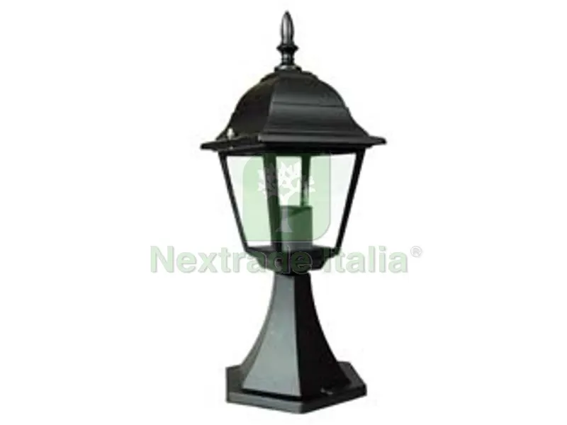 Lanterna con Supporto da Appoggio Modello NEW York - 60w IP44 mm.150x150x412h. colore nero — Illuminazione — rif. FERX.FER102506 Lanterna con Supporto da Appoggio Modello NEW York - 60w IP44 mm.150x150x412h. colore nero — Illuminazione — rif. FERX.FER102506