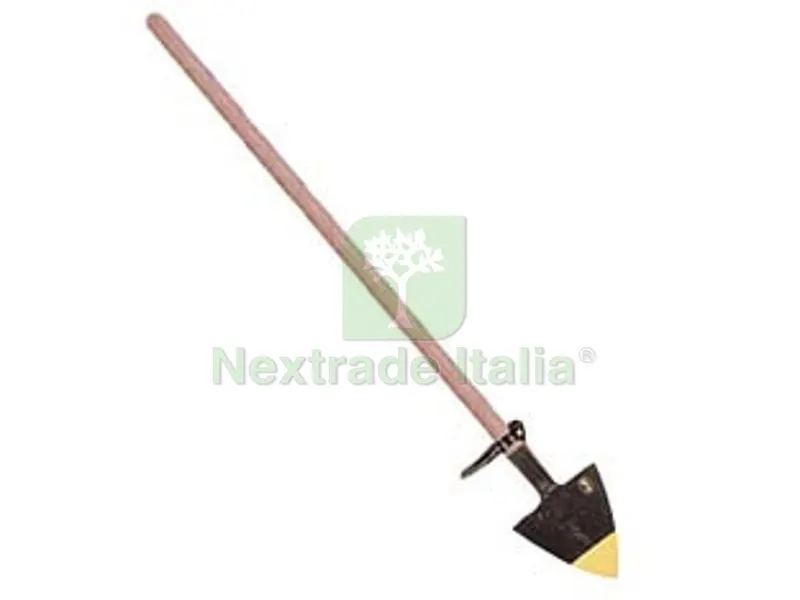 vanga tipo roma forgiata con manico legno - gr.1100 cm.24x24/170h. — Attrezzi da giardino — rif. FERX.FER106368