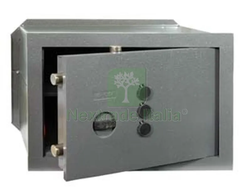 cassaforte con combinazione a 3 pomoli 82410 - mm.420x200x300h. peso kg.24,7 (82410-40) — Casseforti — rif. FERX.FER141154 cassaforte con combinazione a 3 pomoli 82410 - mm.420x200x300h. peso kg.24,7 (82410-40) — Casseforti — rif. FERX.FER141154