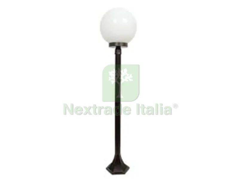 Lampioncino su Palo Modello Sfera - 100w IP44 cm.120h. colore nero — Illuminazione — rif. FERX.FER234481 Lampioncino su Palo Modello Sfera - 100w IP44 cm.120h. colore nero — Illuminazione — rif. FERX.FER234481