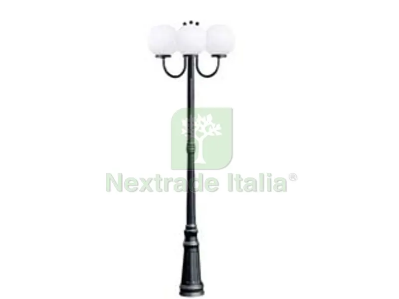 Lampione 3 Luci su Palo Modello Sfera - 3x100w IP44 cm.230h. colore nero — Illuminazione — rif. FERX.FER234511